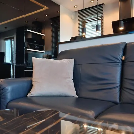 Corner - Z Widokiem - Azw *