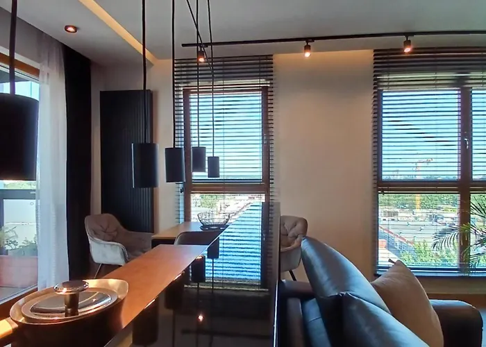 Corner - Z Widokiem - Azw *